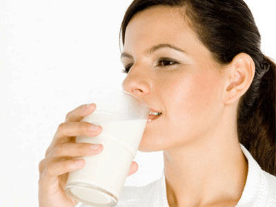 Αδυνατίστε πίνοντας γάλα